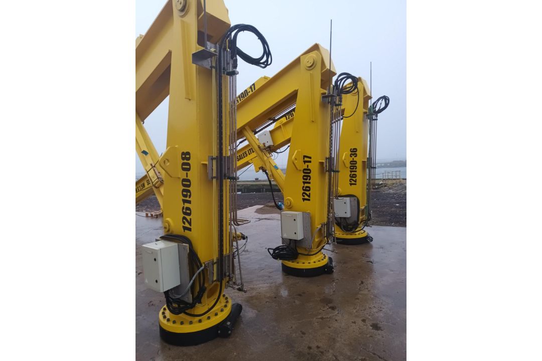 Davit crane assembly SWL 1.8T with hydraulic power pack and control panel - Image 21 of 21