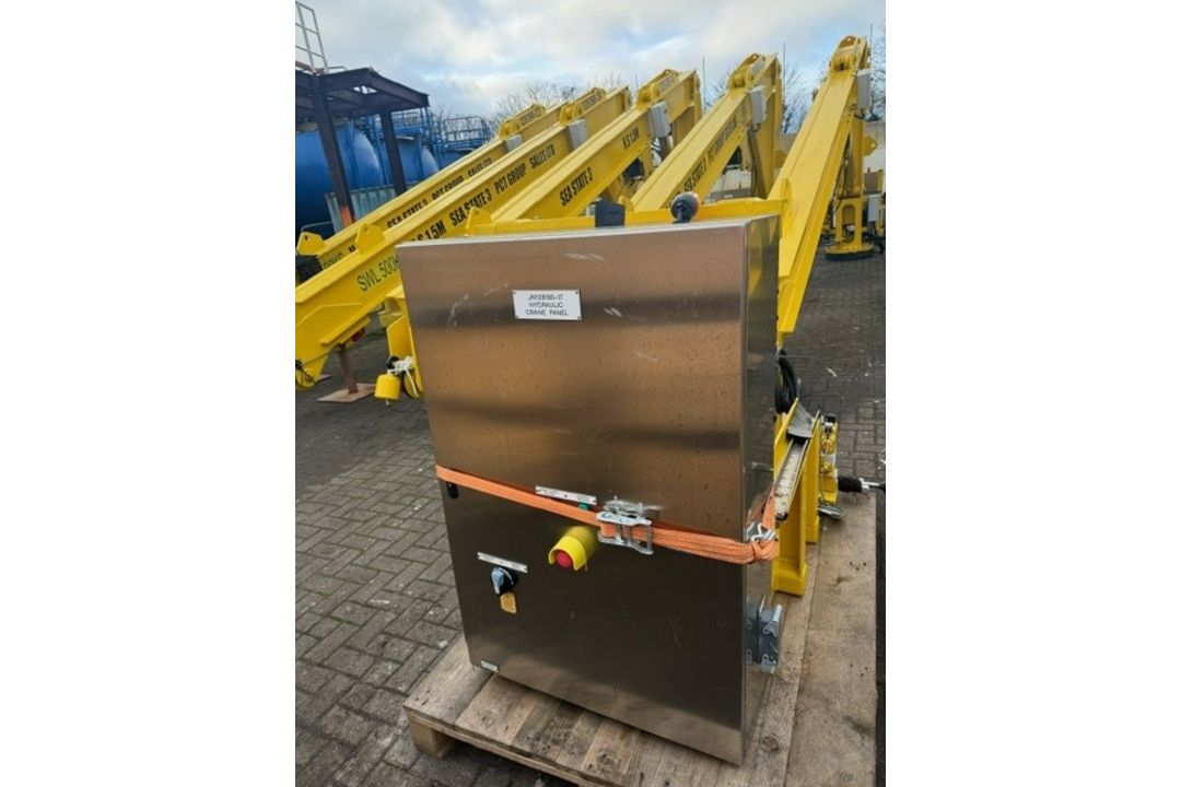 Davit crane assembly SWL 1.8T with hydraulic power pack and control panel - Image 5 of 21