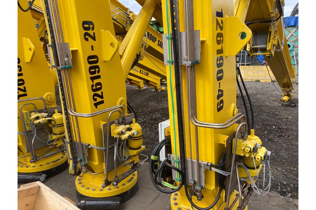 Davit crane assembly SWL 1.8T with hydraulic power pack and control panel - Image 15 of 21