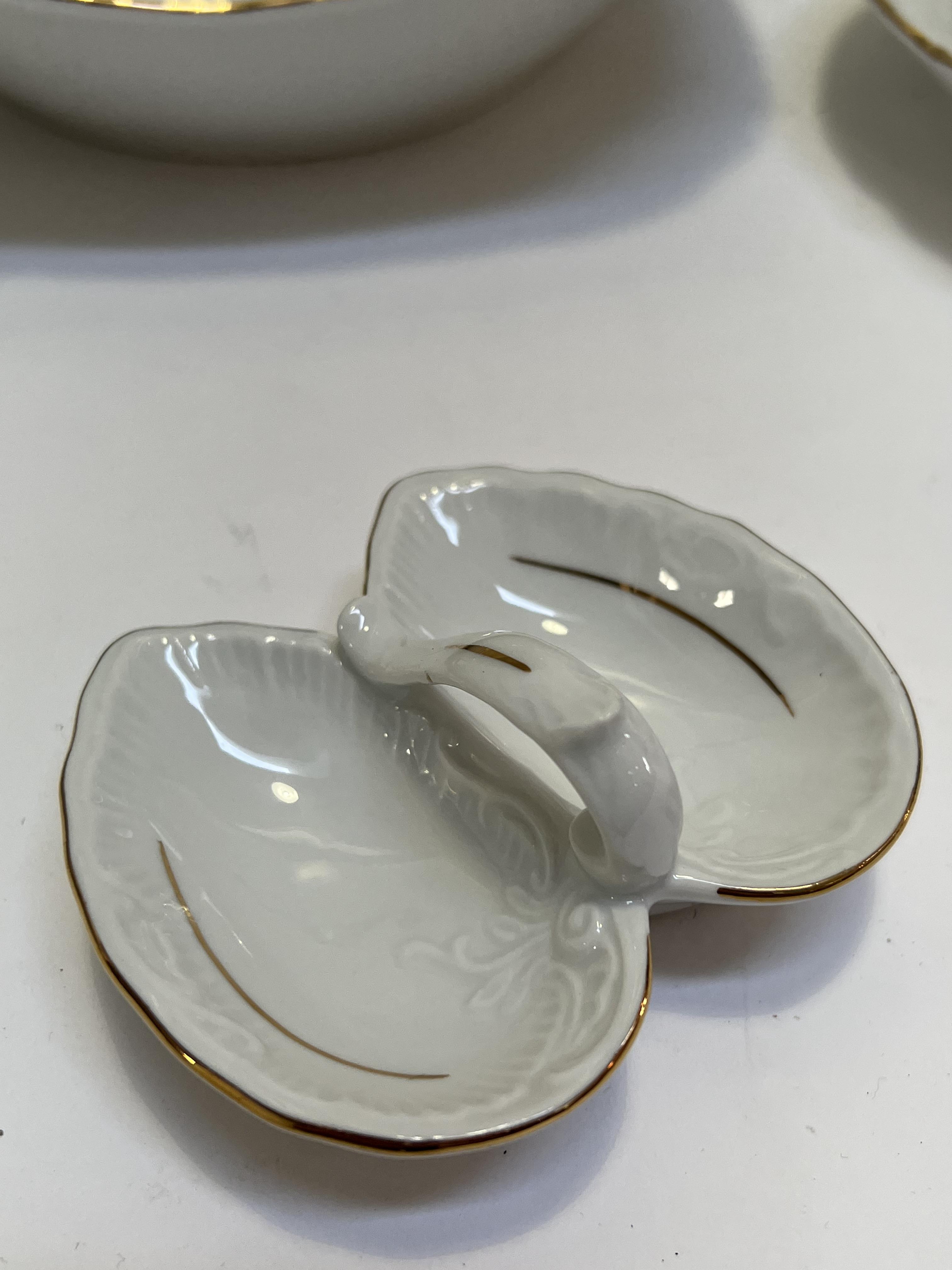 A fine quality Polish Cmielow dinner service with Rococo style moulded rims and gilt comprising - Image 3 of 4