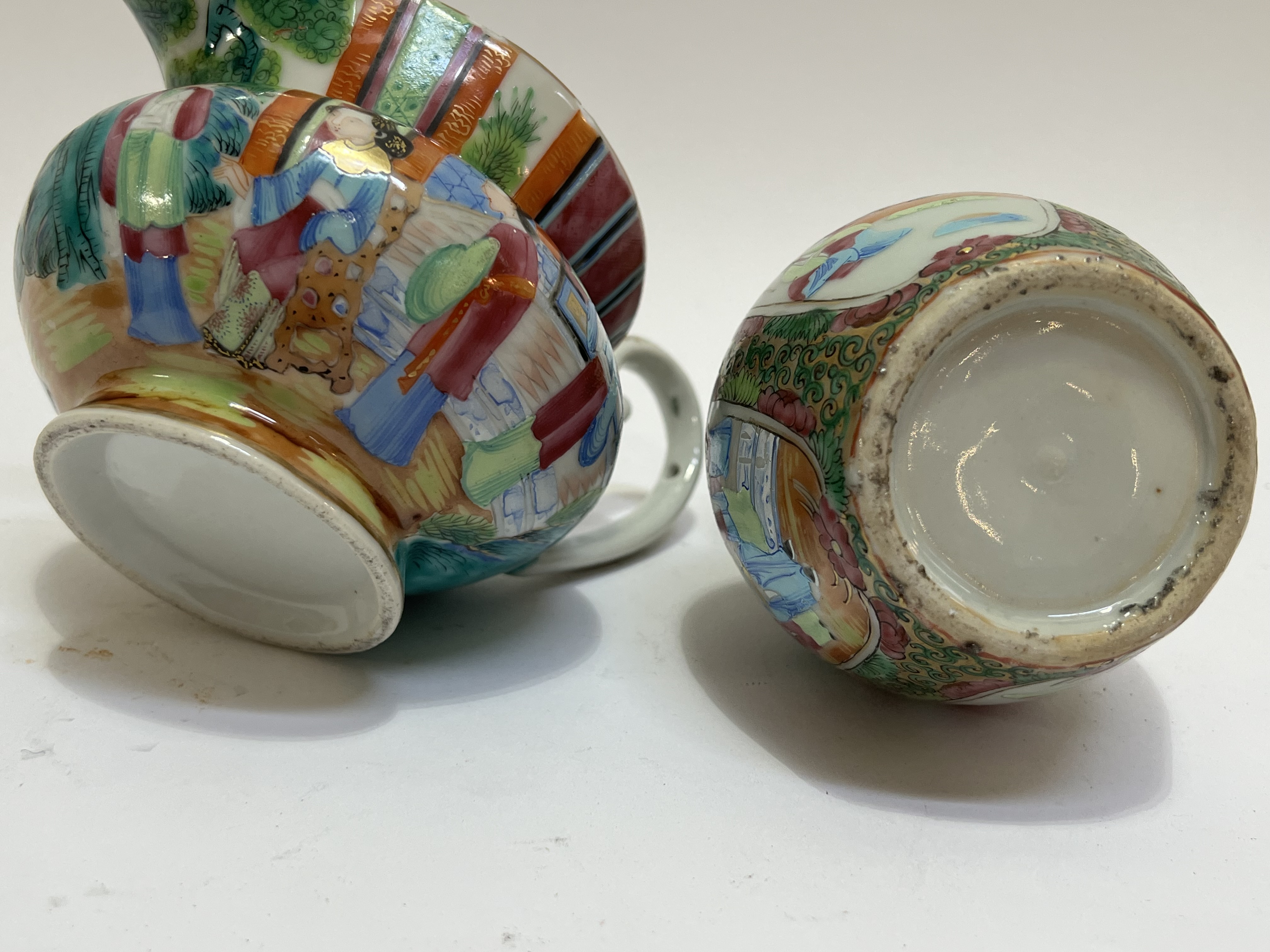 A late Qing Dynasty Canton porcelain gourd form vase decorated in polychrome enamels with panel scen - Image 4 of 4