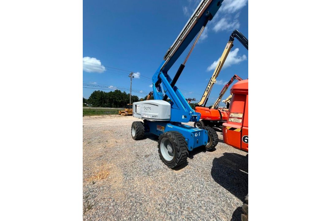 2016 Genie 80 ft Diesel Straight Boom 4x4 - Image 2 of 4