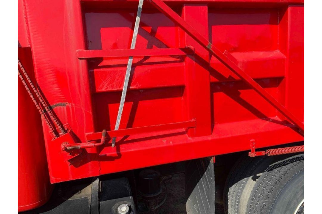 2000 Navistar International Dump Truck - Image 7 of 20