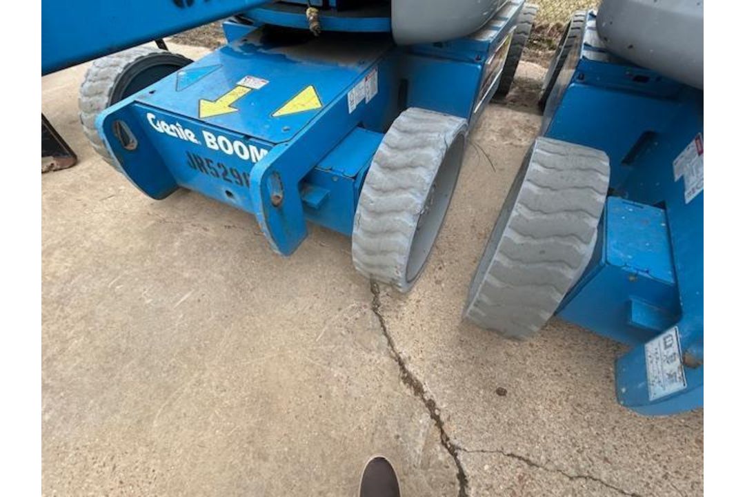 2014 Genie 40 ft Electric Articulating Boom - Image 7 of 17