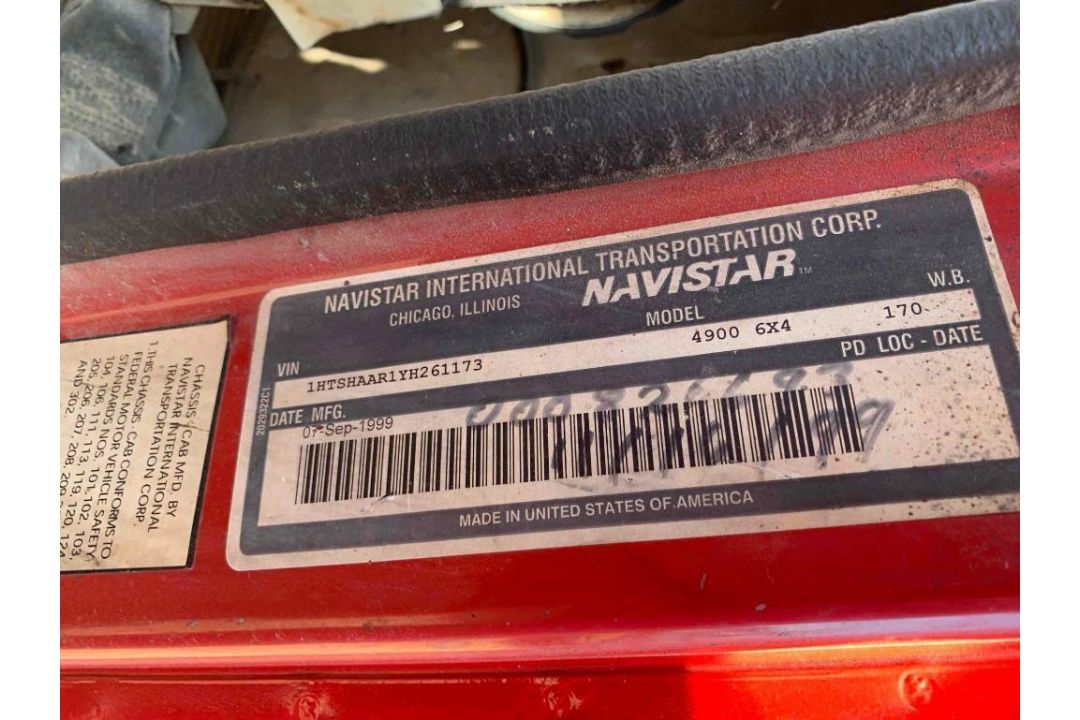 2000 Navistar International Dump Truck - Image 2 of 20