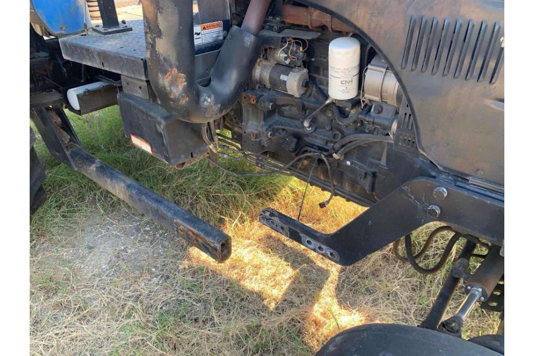 New Holland Power Shuttle Tractor - Image 16 of 18