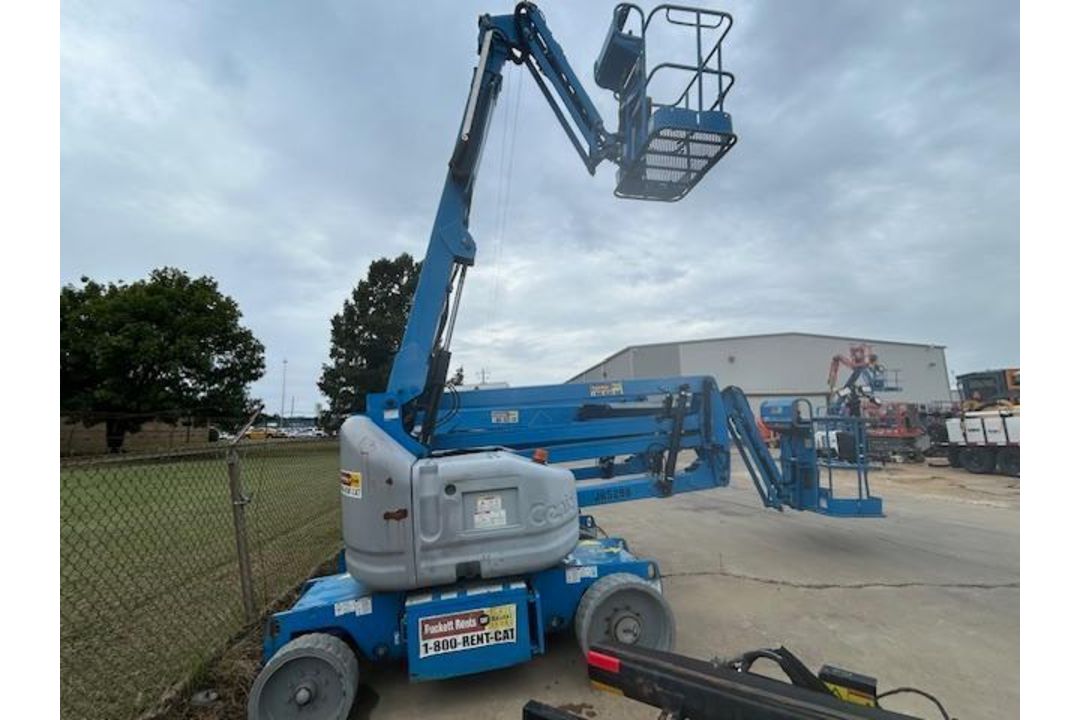 2014 Genie 40 ft Electric Articulating Boom - Image 9 of 17