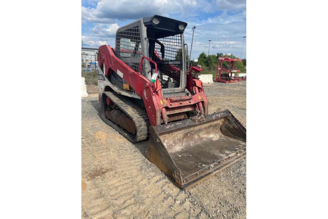 2018 Takeuchi Skid Steer - Image 2 of 5