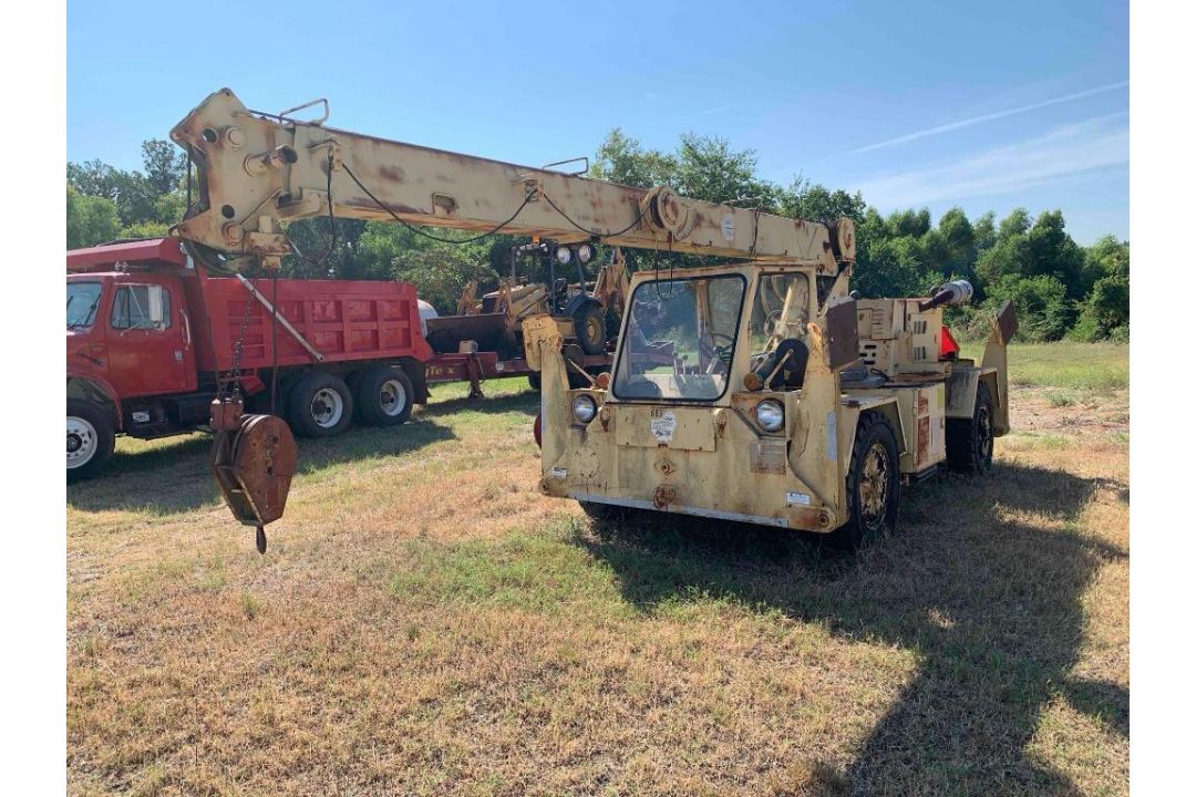 Grove Crane - Image 1 of 18