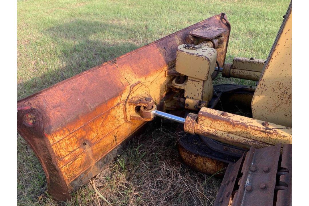 Caterpillar Dozer - Image 8 of 22