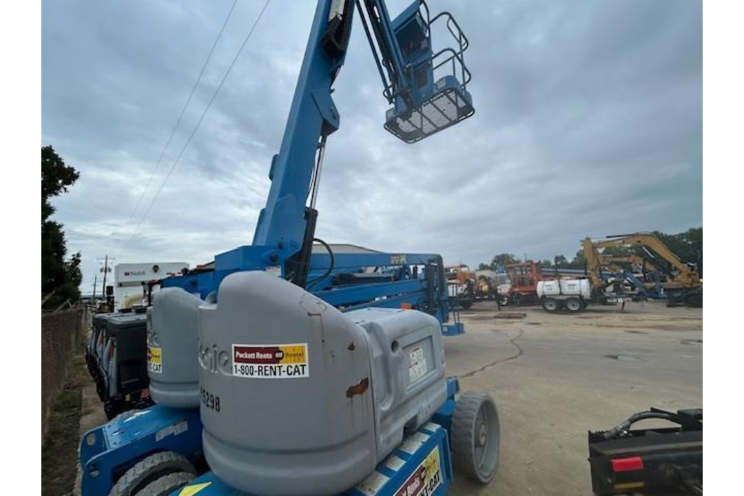 2014 Genie 40 ft Electric Articulating Boom - Image 12 of 17