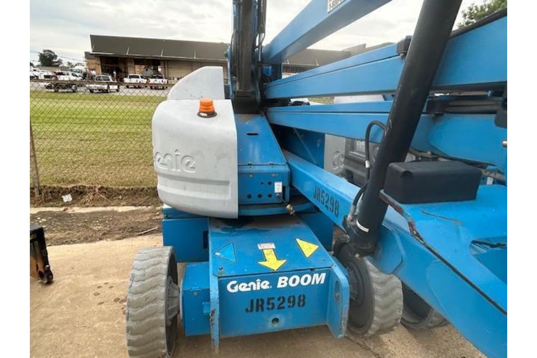 2014 Genie 40 ft Electric Articulating Boom - Image 4 of 17