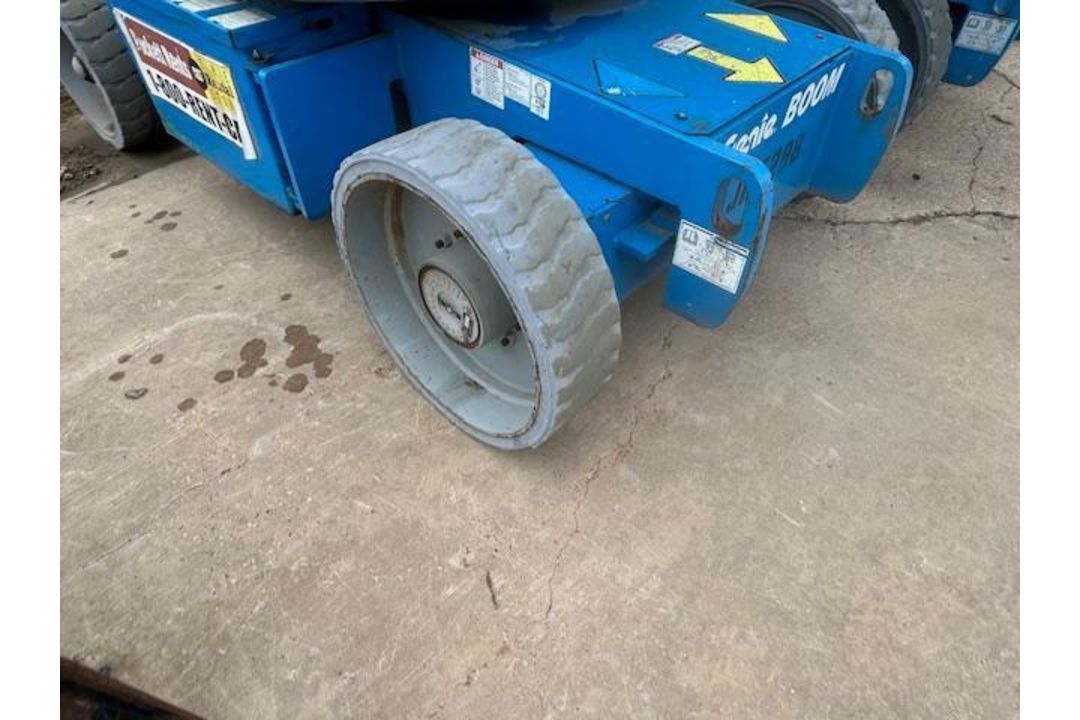 2014 Genie 40 ft Electric Articulating Boom - Image 3 of 17