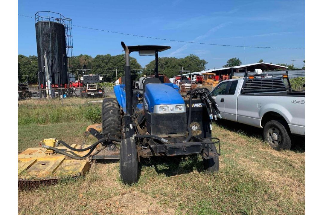 New Holland Power Shuttle Tractor - Image 1 of 18