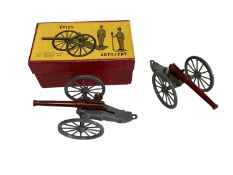 Britains American Civil War Union Artillery in box No.2057, plus one other loose (2)