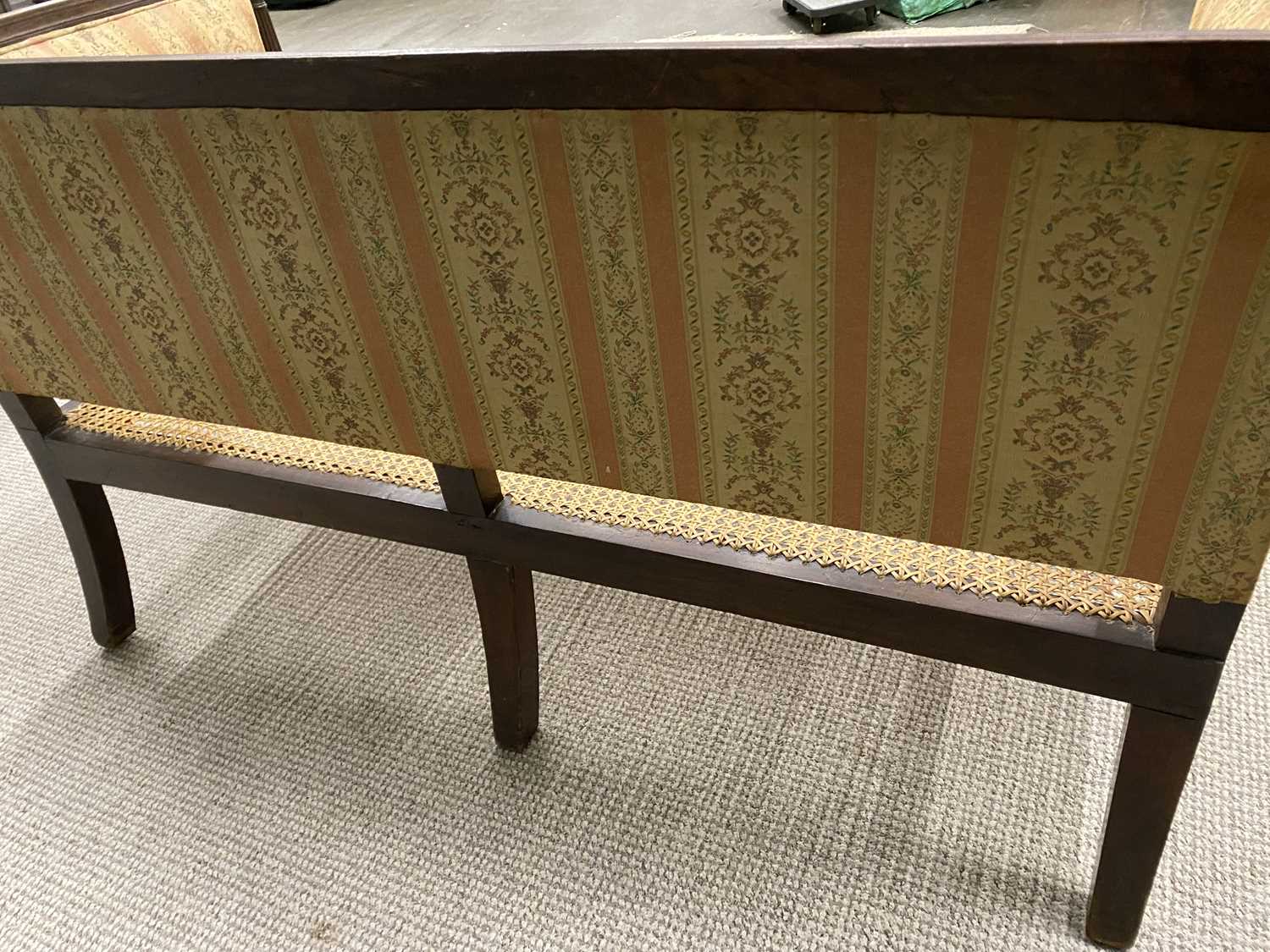 REGENCY MAHOGANY TWO SEATER SETTEE, classical stripe upholstery, loose lift seat pad, reeded top - Image 5 of 5