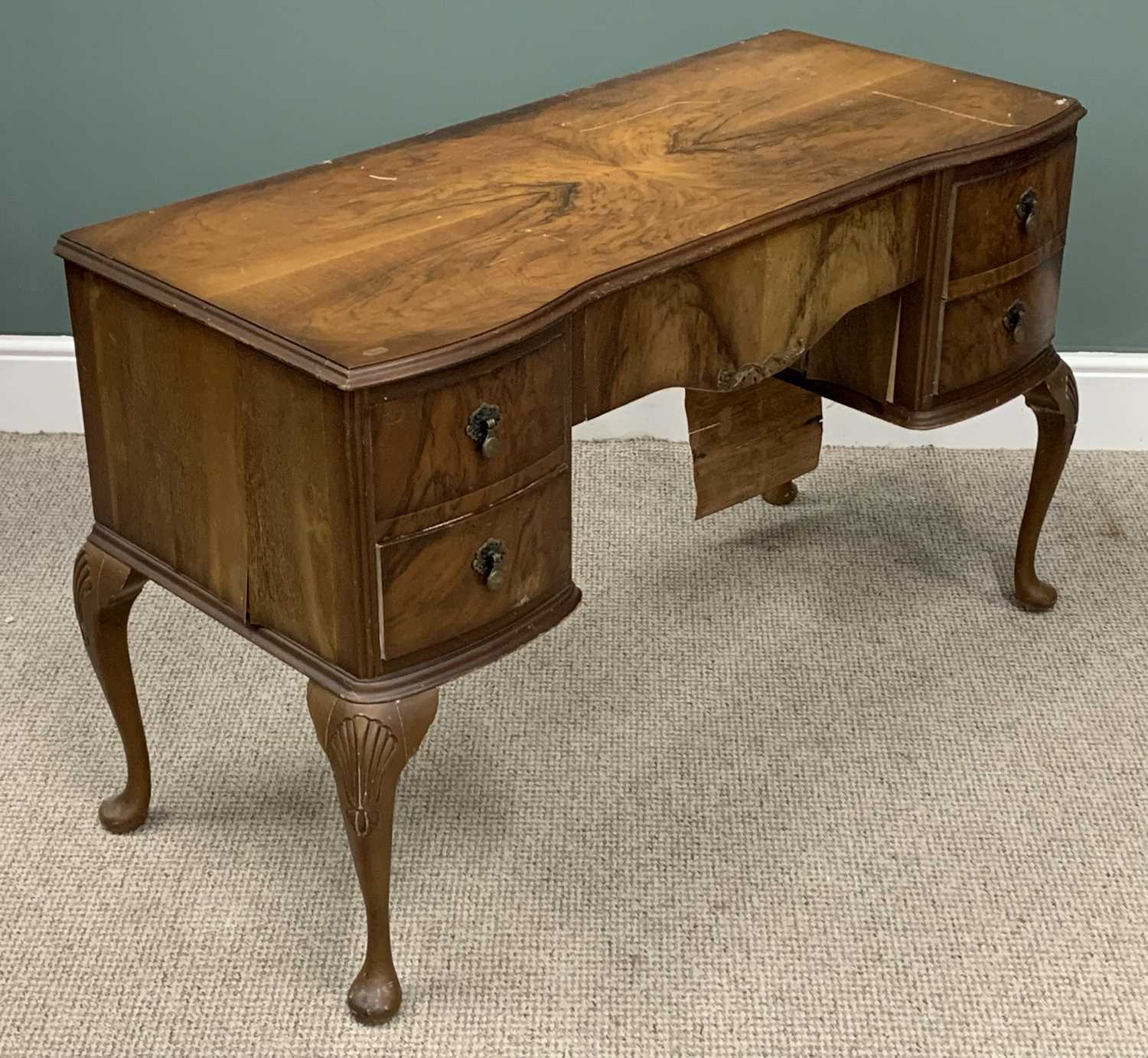 VICTORIAN FOLDOVER CARD TABLE, walnut later dressing table base (for restoration), serpentine top - Image 2 of 6