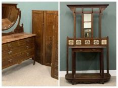 TWO ITEMS OF BEDROOM FURNITURE circa 1900, comprising four-fold oak dressing screen, pollard oak