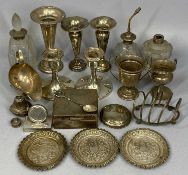 HALLMARKED SMALL SILVER & WHITE METAL ITEMS, 15 and 5 pieces respectively, mainly Birmingham