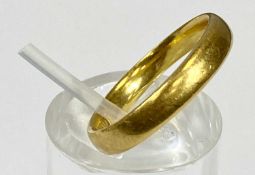 22CT GOLD WEDDING BAND, mid M-N, 3.8gms, Birmingham date mark 1932 Provenance: private collection