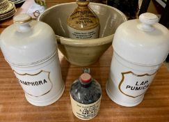 GROUP OF MIXED CERAMICS comprising porcelain apothecary jars with domed covers, a pair, gilding