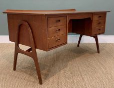 SVEN MADSEN FOR H.P. HANSEN'S MOBELINDUSTRI: MID-CENTURY TEAK DESK, Denmark, concave form, pencil