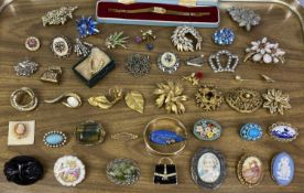 JEWELLERY COLLECTION including 9ct rose gold bar brooch set with diamond chip, hollow silver gilt