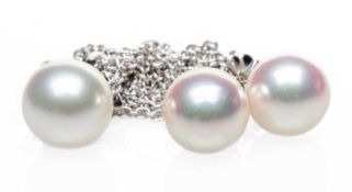 18K WHITE GOLD PEARL & DIAMOND DROP PENDANT on 18ct white gold fine chain, together with matching