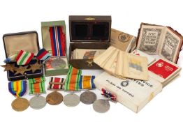 MEDALS & COLLECTABLES comprising group of Kensitas cigarette silk flags of the world, WWII