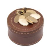 GENTS GOLD CUFFLINKS & STUDS, comprising two pairs 9ct oval chain link cufflinks, pair 9ct shirt