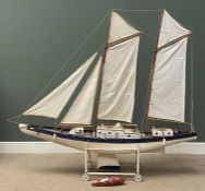 LARGE VINTAGE POND YACHT named 