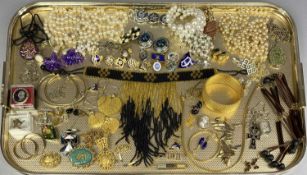COSTUME JEWELLERY including gold tone bangles, necklaces and brooches, simulated pearls etc. and a