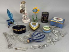 GROUP OF SMALL COLLECTABLE ITEMS including a Sohne porcelain figure of two children playing, blue