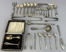 GROUP OF SMALL SILVER & SILVER PLATED ITEMS including cased child's spoon and pusher, Birmingham