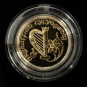 RARE 1989 WELSH GOLD SOVEREIGN DRAGON MEDALLION, no. 525/3000, encapsulated proof, unique in being