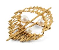 STYLISH SIXTIES 9CT GOLD AND PEARL BROOCH, sponsor's mark HG, London 1968, overlapping pierced and