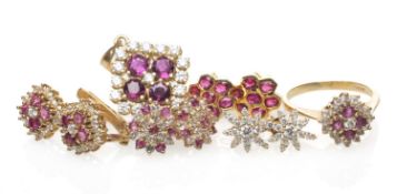 ASSORTED GOLD JEWELLERY comprising four pairs of pink and white gem set earrings, similar ring and
