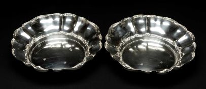 PAIR OF ELIZABETH II SILVER LOBED BOWLS, Birmingham 1973, maker's initials 'E S C', 23cms