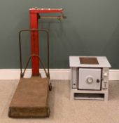 VINTAGE POTATO SCALES, 111 (h) x 87 (w) x 46cms (d) and a vintage Belling no. 4 Grill, 47 (h) x