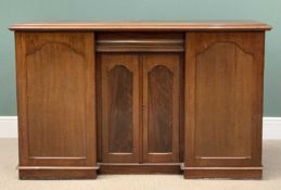 VICTORIAN MAHOGANY SIDEBOARD, inverted break front with four cupboard doors, 94 (h) x 153 (w) x