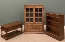 20TH CENTURY OAK LINEN FOLD/BOOKCASE, two glazed upper doors above two cupboard doors, 137 (h) x