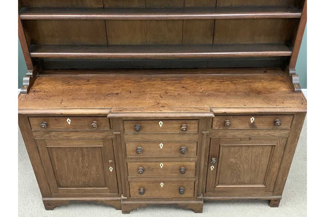 19TH CENTURY OAK WELSH DRESSER being a fine example with three shelf rack and the base with break - Image 2 of 6