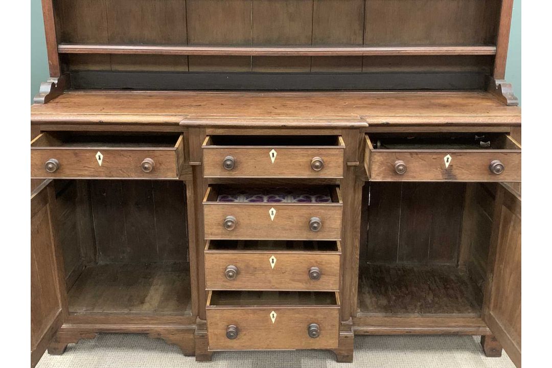 19TH CENTURY OAK WELSH DRESSER being a fine example with three shelf rack and the base with break - Image 3 of 6