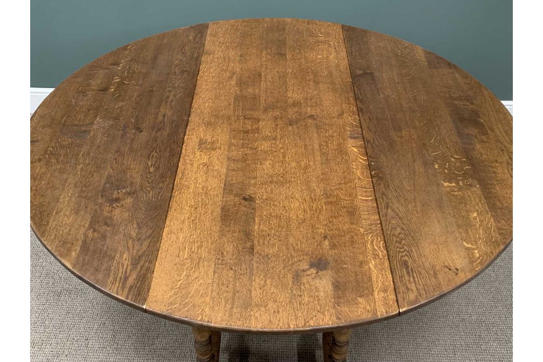 SUBSTANTIAL OAK GATE-LEG TABLE circa 1900s, on turned and block supports, 76 (h) x 169cms (width/ - Image 4 of 6