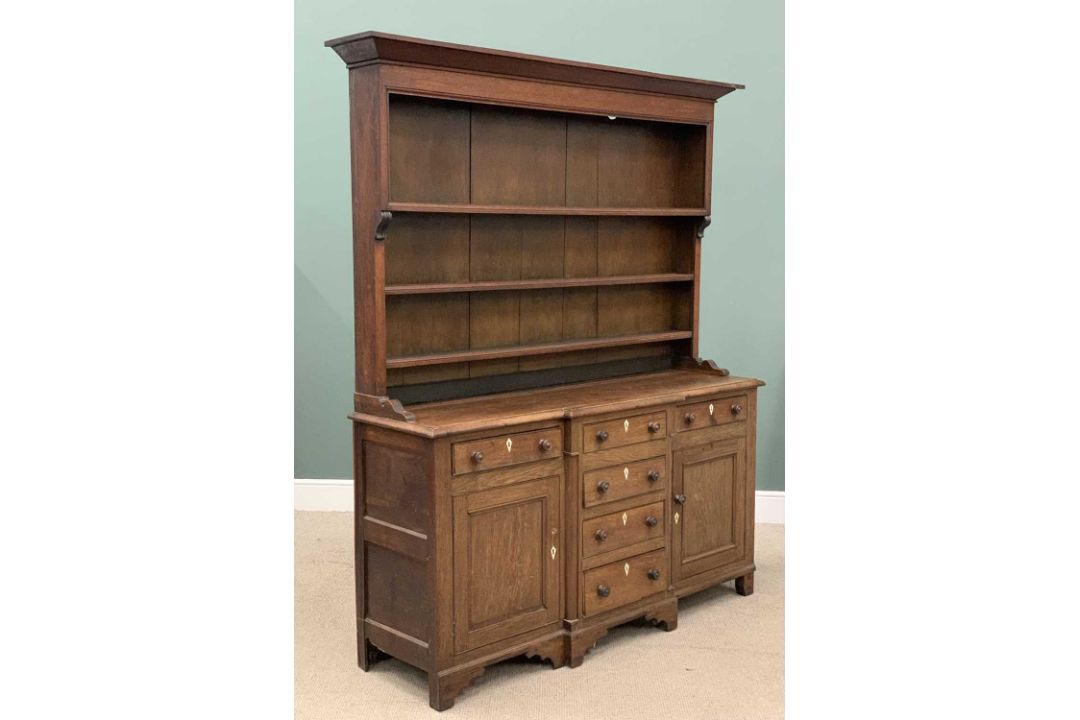 19TH CENTURY OAK WELSH DRESSER being a fine example with three shelf rack and the base with break - Image 5 of 6