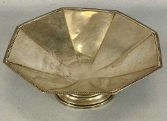 GEORGE V OCTAGONAL SILVER BOWL on circular foot, London 1930, GBG Ltd., 24cms (w), 12oz