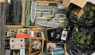 VARIOUS HORNBY OO GAUGE ACCESSORIES including platform sections, buildings, track, controllers,
