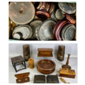 VARIOUS TREEN & OTHER WOODEN ITEMS including turned oak bowl, desk stand, Oriental hardwood