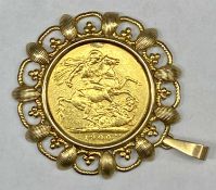 QUEEN VICTORIA GOLD SOVEREIGN, 1900, mounted as a pendant, 11.3gms (gross) Provenance: deceased