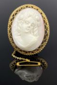 OVAL CAMEO PORTRAIT BROOCH in pierced 9ct gold mount having safety chain, 42 x 35mms, 18.3gms